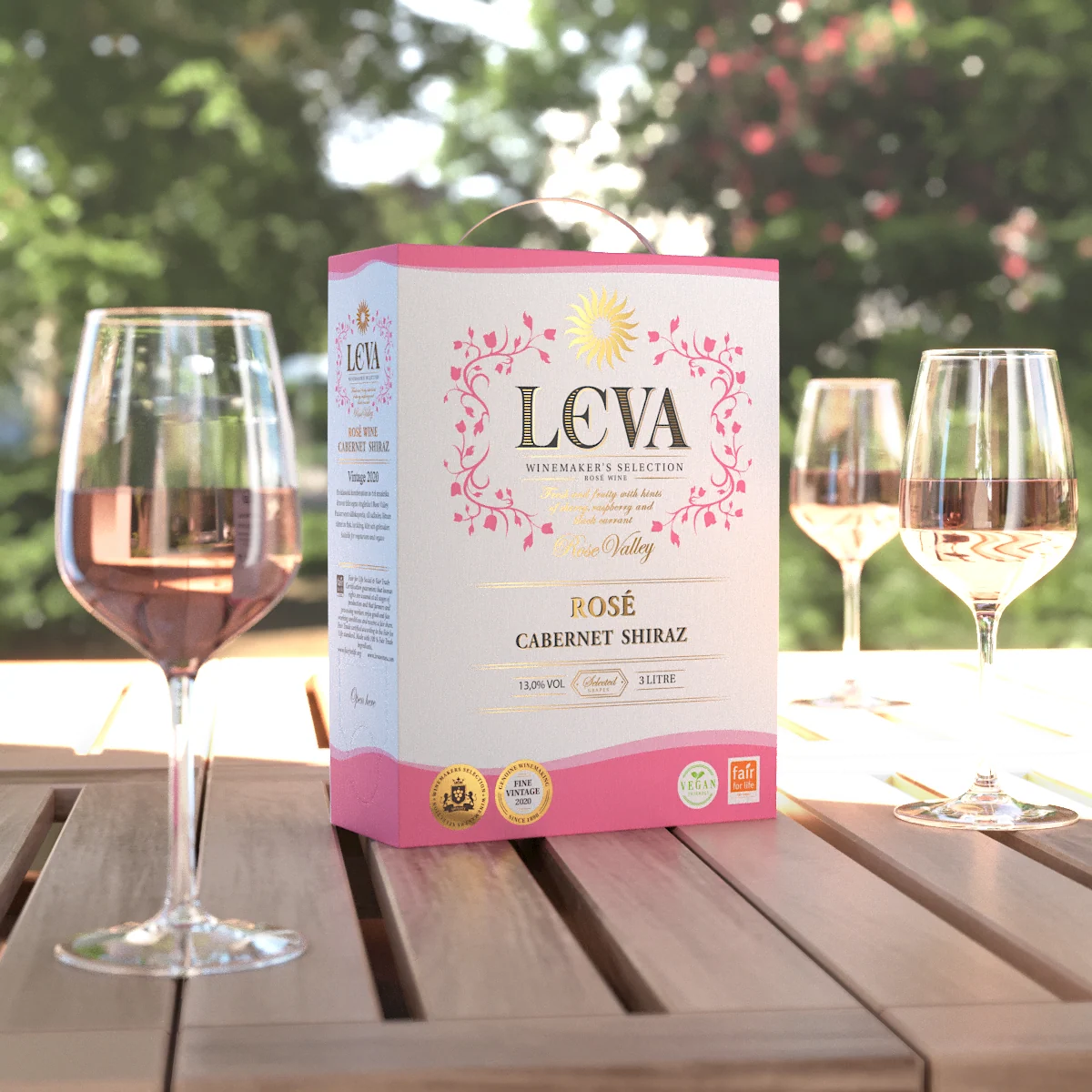 LEVA-1200-tre-glas.jpg